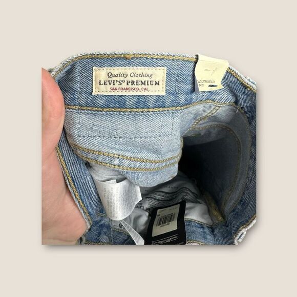 Levi’s Women’s 501 Original Fit Jeans Straight Leg Distressed Size 26x30 NWT - Picture 7 of 8